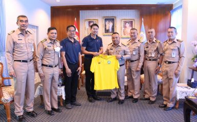 Unithai Shipyard & Engineering Limited gave polo shirts to support the officers of Sea Turtle Conservation Center Navy Naval area region 2.