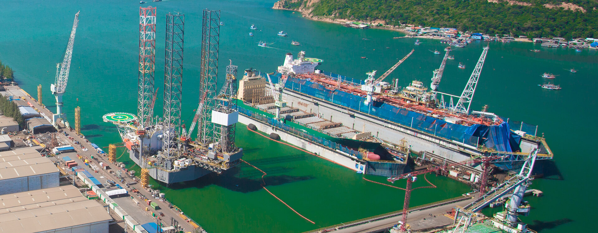 Unithai Shipyard Top view at Laem Chabang Deep Sea Port (1)