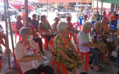 Unithai Shipyard & Engineering Ltd. participated in the Songkran water-pouring ceremony for the elderly as part of the Songkran Festival 2024. This event took place in 11 communities surrounding the company and was organized by the Laem Chabang Municipality. The purpose of this tradition is to pay respect to the elderly and celebrate the Thai New Year. During the ceremony, water is poured over the hands of the elderly as a gesture of goodwill and blessings.