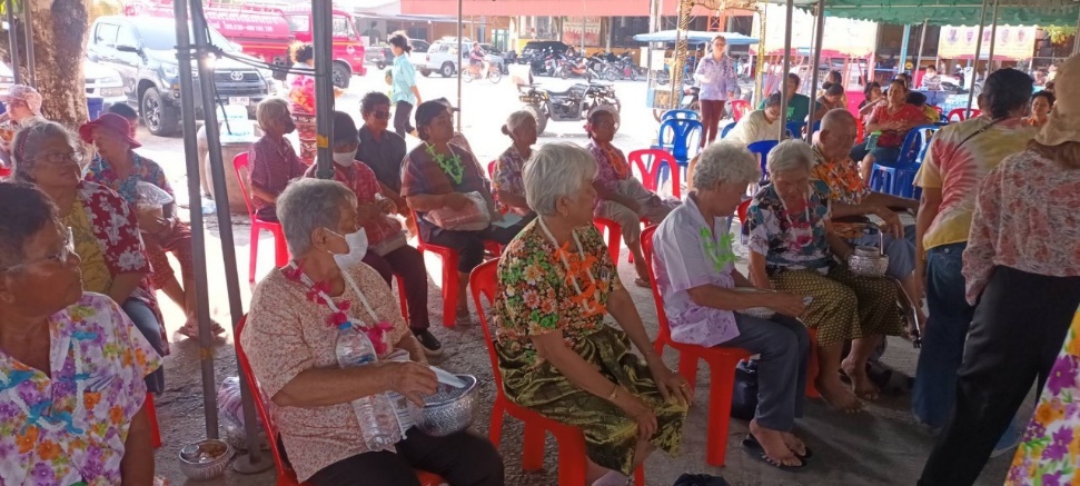 Unithai Shipyard & Engineering Ltd. participated in the Songkran water-pouring ceremony for the elderly as part of the Songkran Festival 2024. This event took place in 11 communities surrounding the company and was organized by the Laem Chabang Municipality. The purpose of this tradition is to pay respect to the elderly and celebrate the Thai New Year. During the ceremony, water is poured over the hands of the elderly as a gesture of goodwill and blessings.